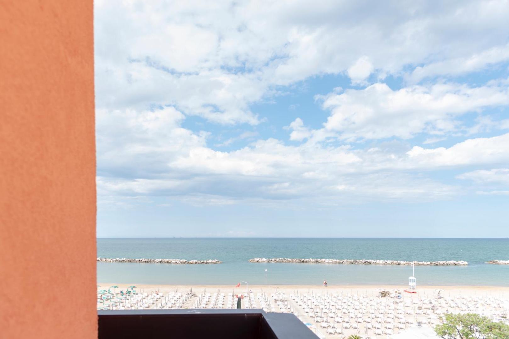 Hotel Giorgetti Orange 벨레지아아지마리나 외부 사진